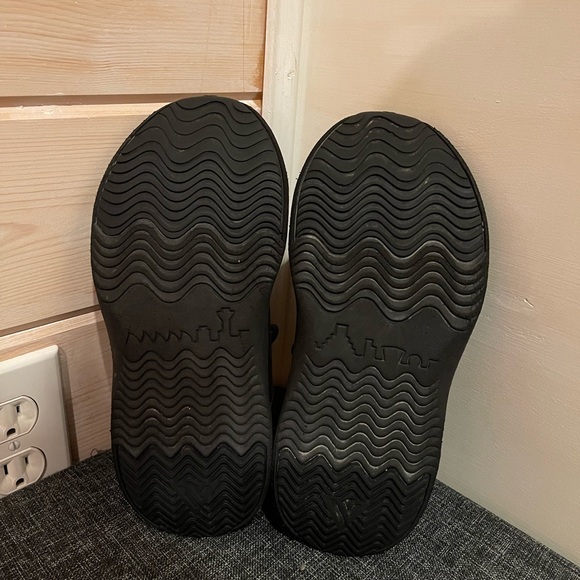 Like New - Vessi Everyday Waterproof Sneakers Size 6.5 Black - Picture 7 of 7